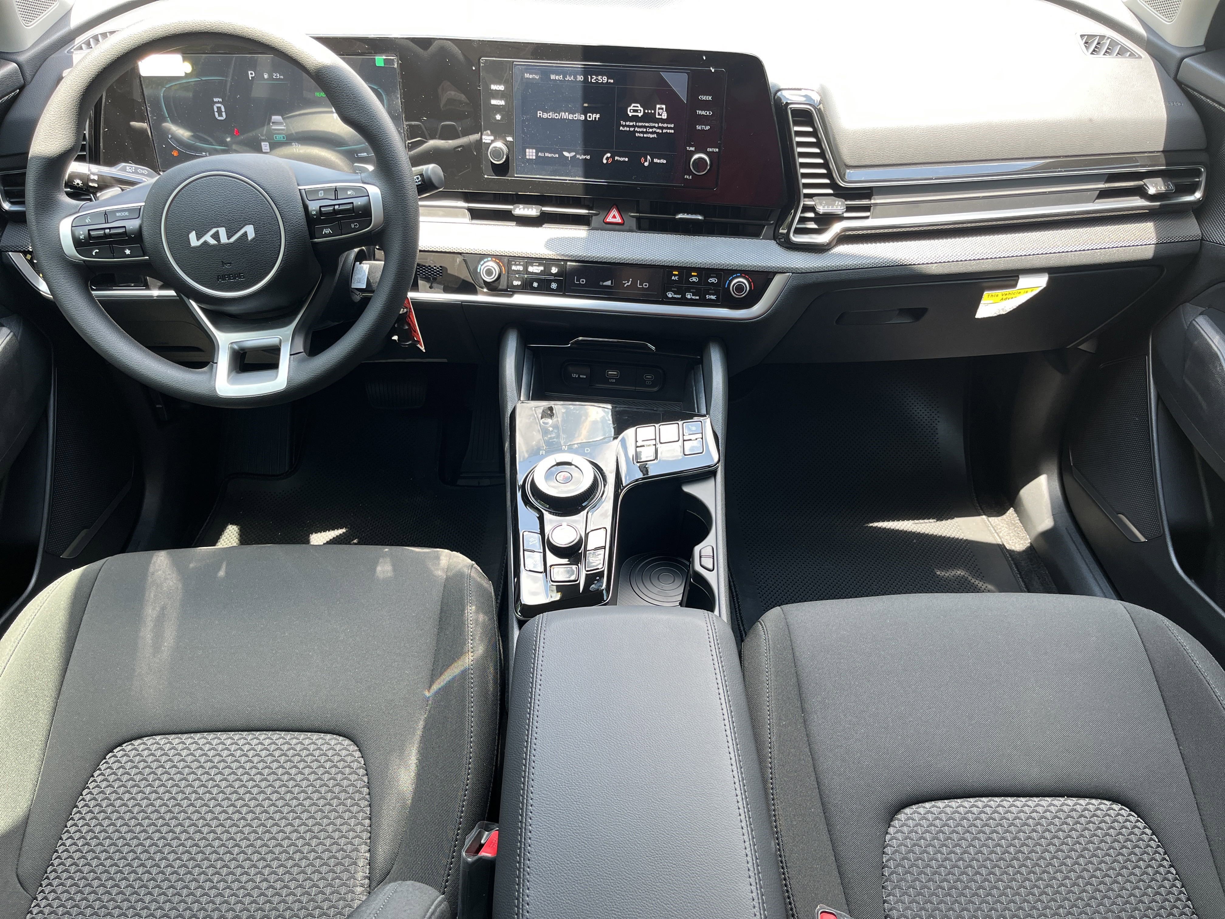 New 2025 Kia Sportage LX image 3