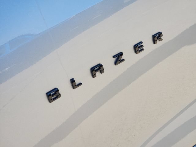 Used 2023 Chevrolet Blazer RS w/ Driver Confidence II Package FWD image 9