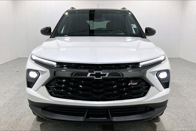 Used 2025 Chevrolet TrailBlazer RS w/ Convenience Package AWD/4WD image 2