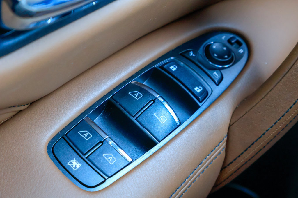Used 2023 INFINITI QX80 Sensory w/ Cargo Package AWD/4WD image 19