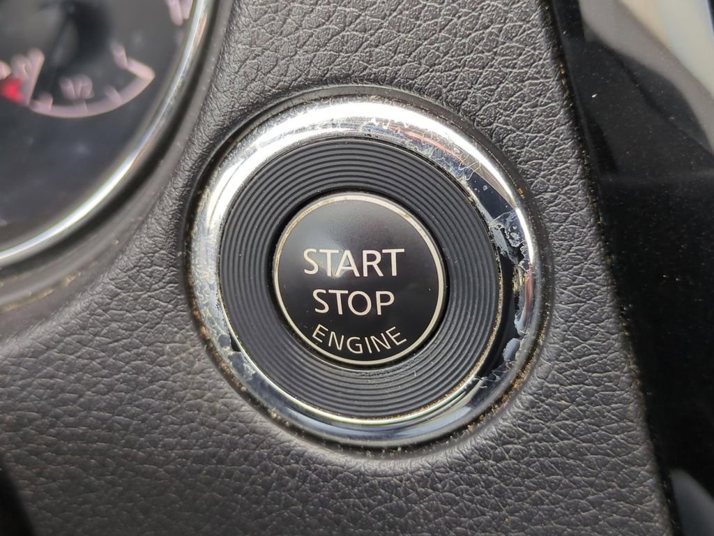 Used 2018 Nissan Rogue SV image 24