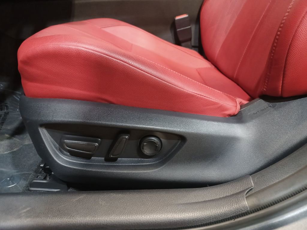 Used 2025 Toyota Camry XSE FWD image 14