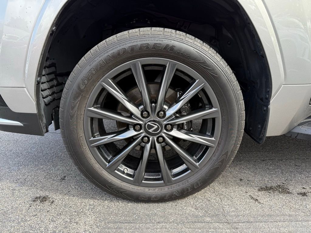 Used 2022 Lexus LX 600 F Sport image 27