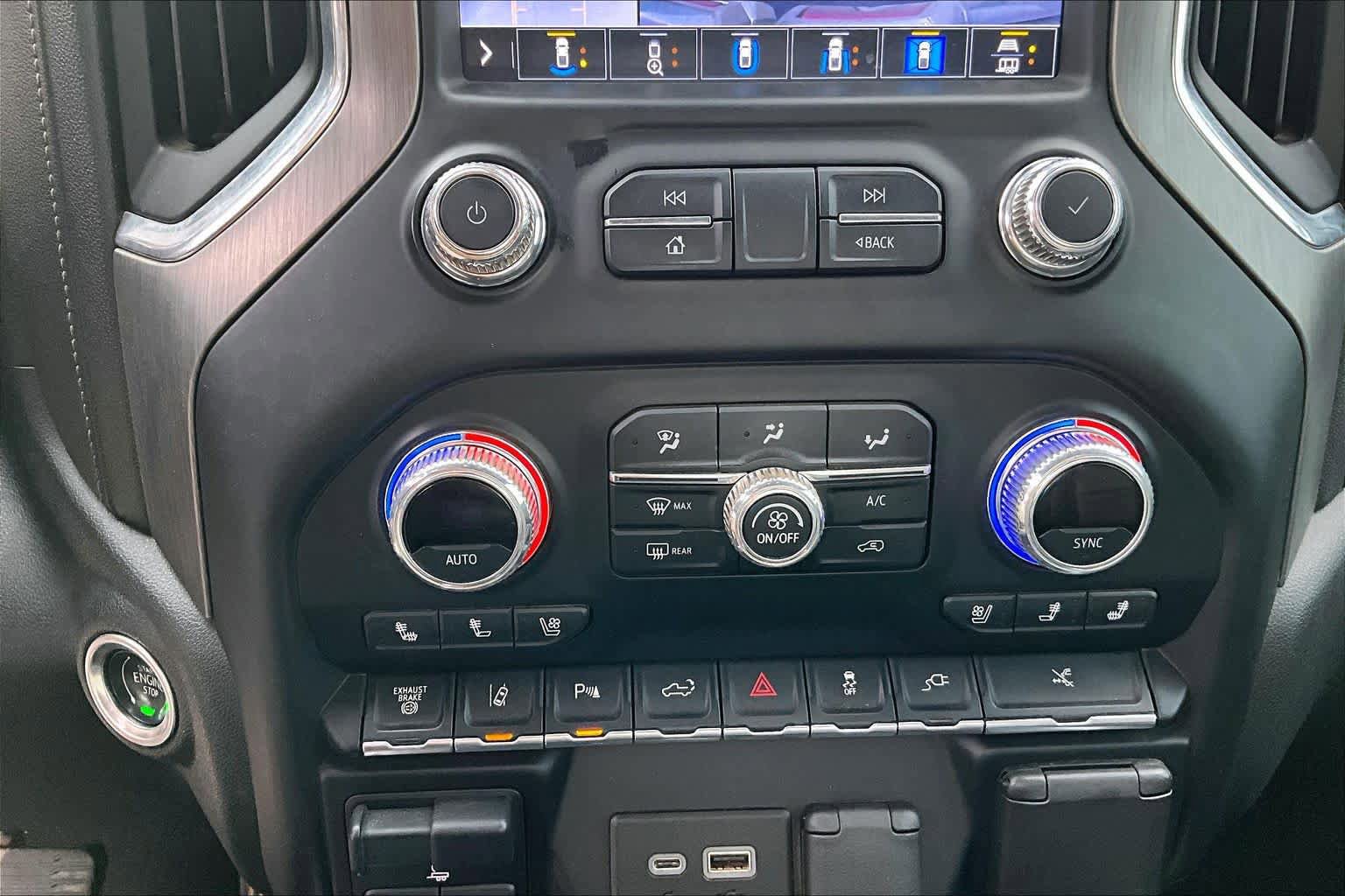 Used 2022 GMC Sierra 3500 Denali w/ Denali Ultimate Package AWD/4WD image 22