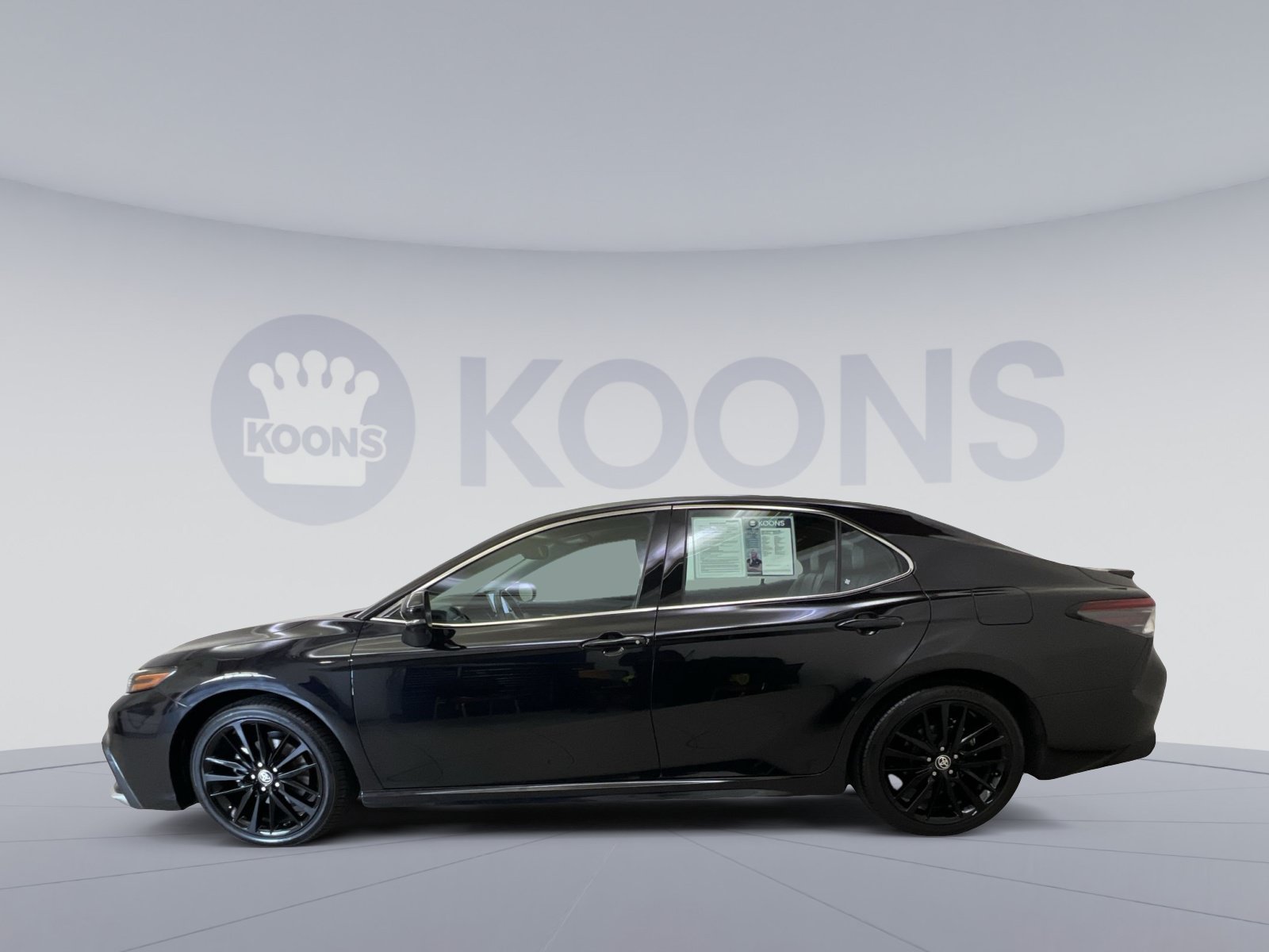 Used 2024 Toyota Camry XSE FWD image 5