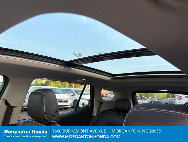Used 2020 GMC Terrain Denali w/ Denali Premium Package AWD/4WD image 33