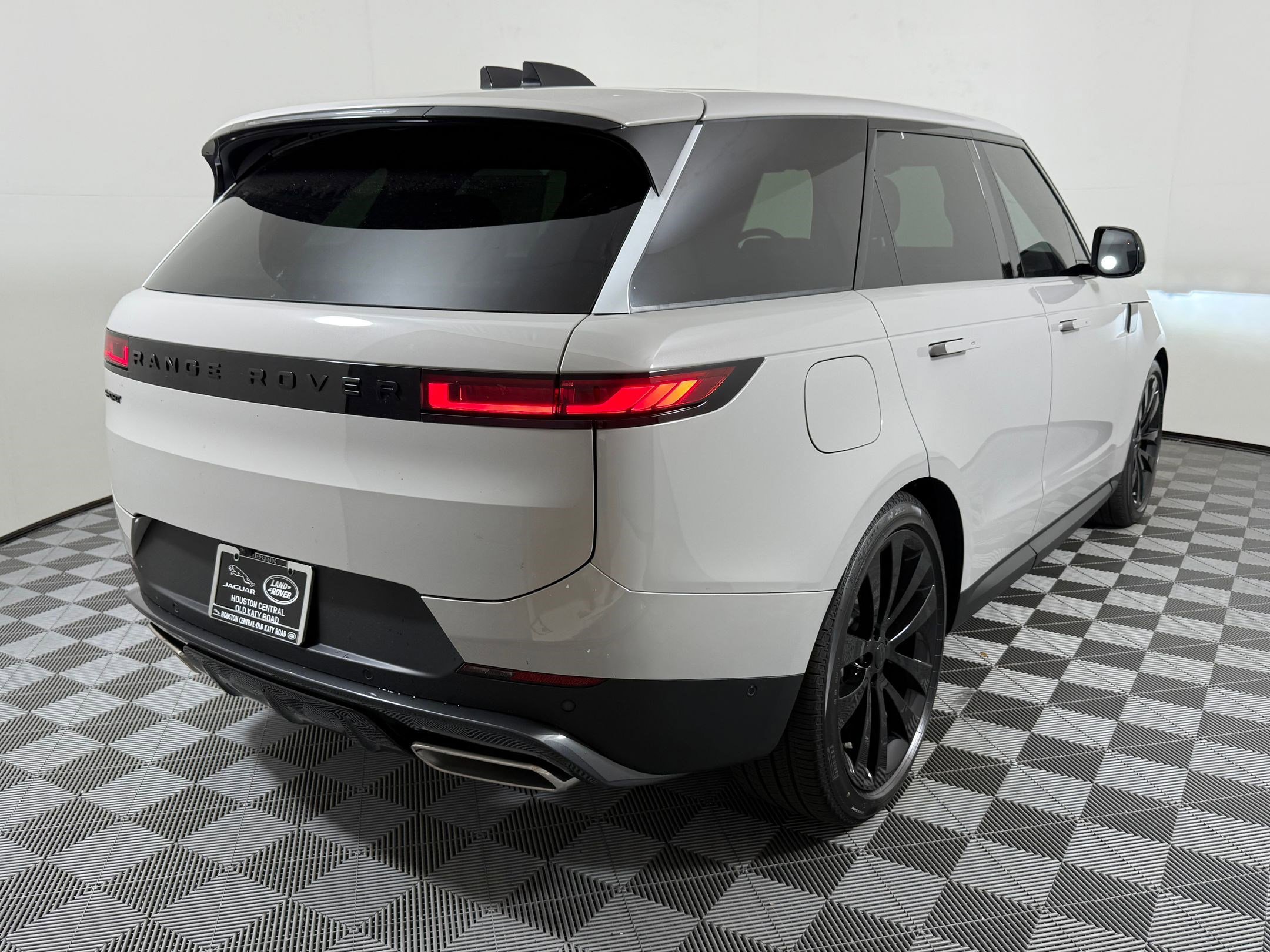 New 2026 Land Rover Range Rover Sport SE AWD/4WD image 9