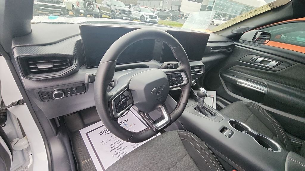 Used 2024 Ford Mustang Coupe RWD image 10