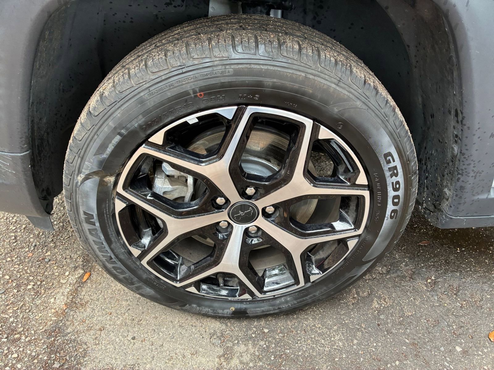 Used 2025 Jeep Compass Limited image 30