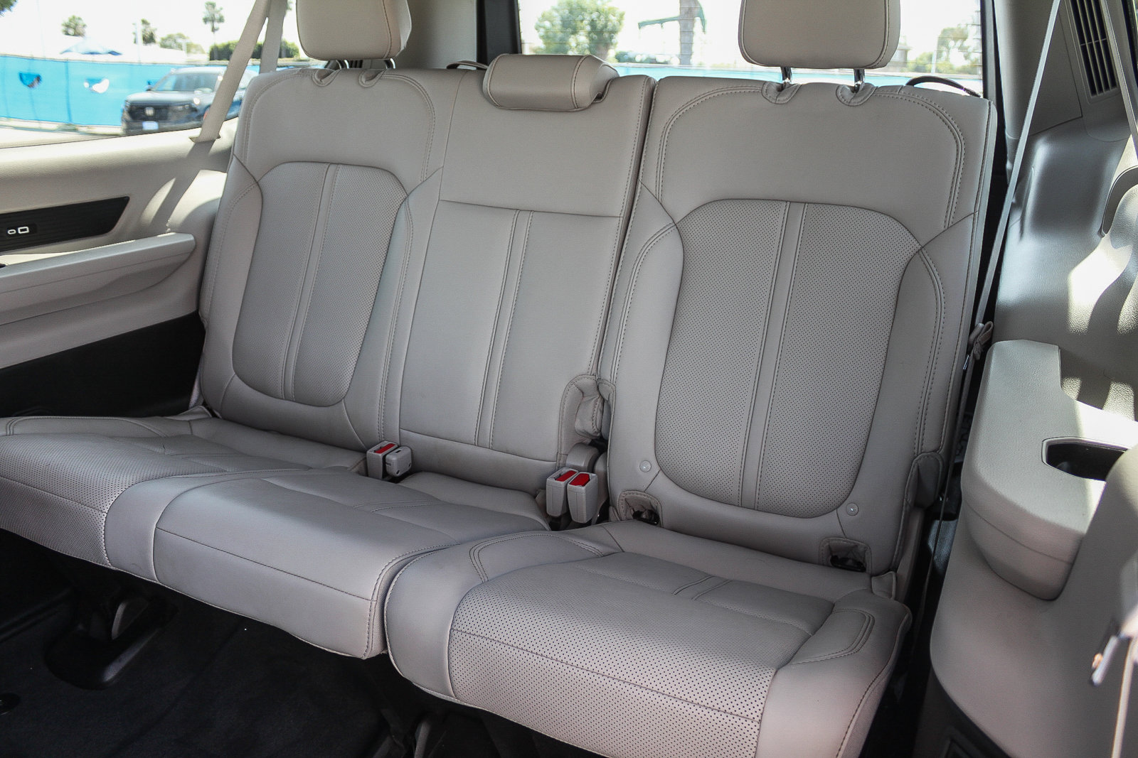 Used 2023 Jeep Wagoneer L Series III w/ Premium Group I image 21