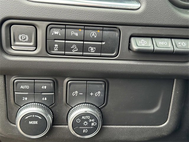 Used 2023 GMC Yukon AT4 w/ Technology Package image 28