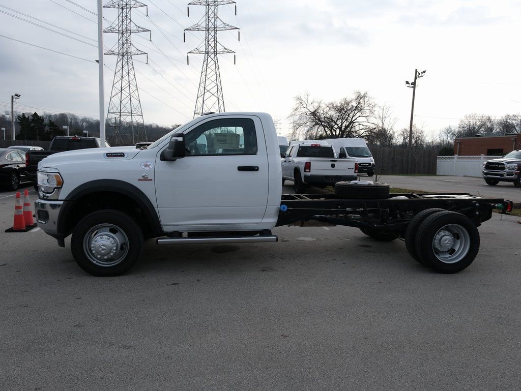 New 2023 RAM 5500 Tradesman AWD/4WD image 10