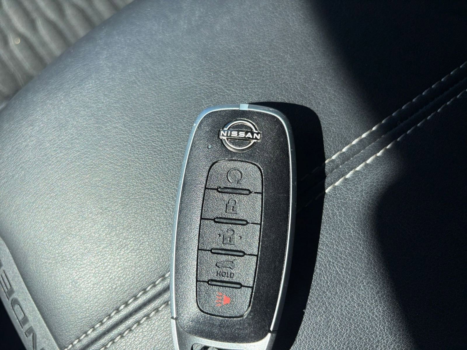 Used 2025 Nissan Pathfinder SV image 27