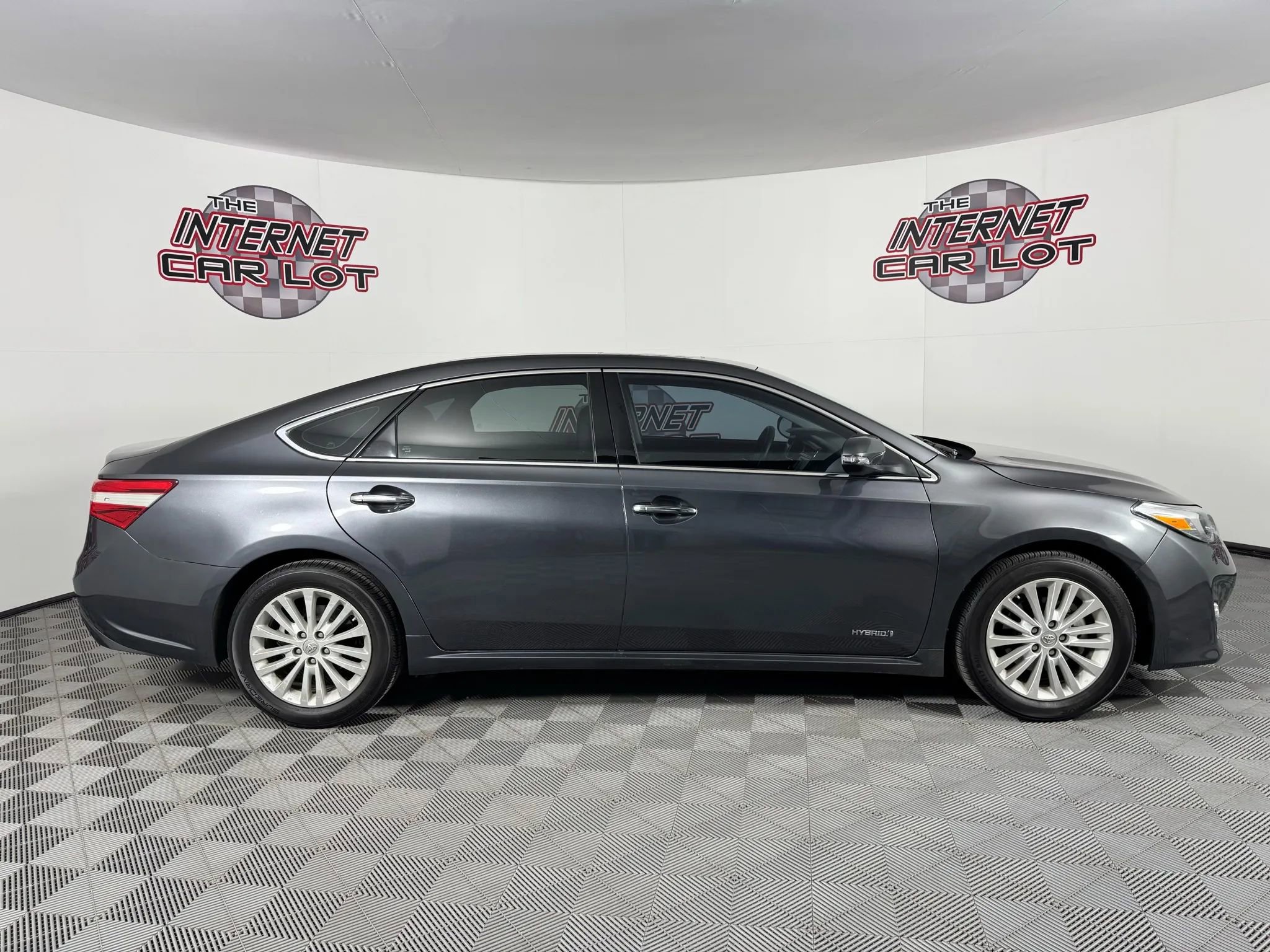 Used 2013 Toyota Avalon Limited image 8
