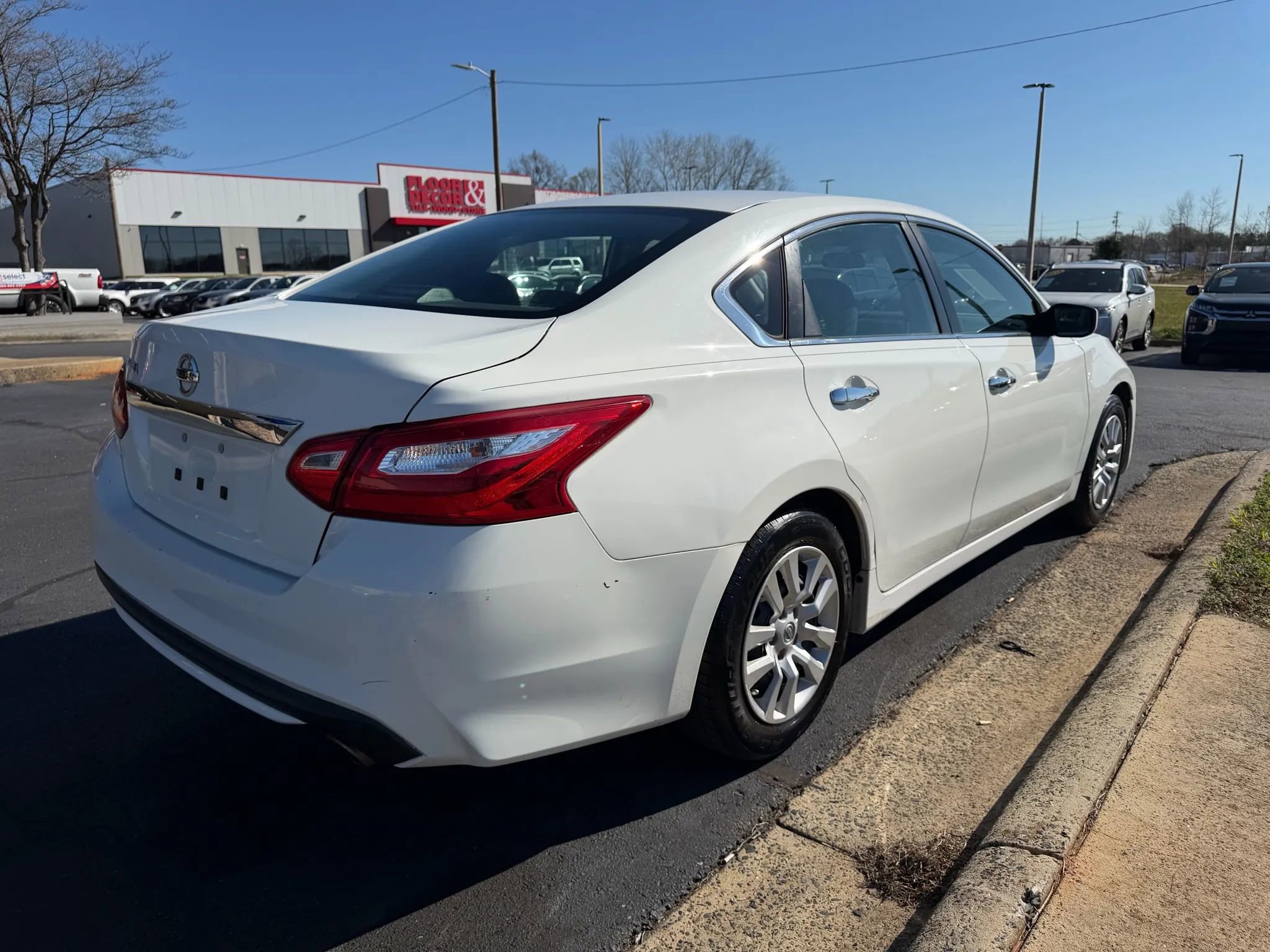Used 2017 Nissan Altima 2.5 image 7