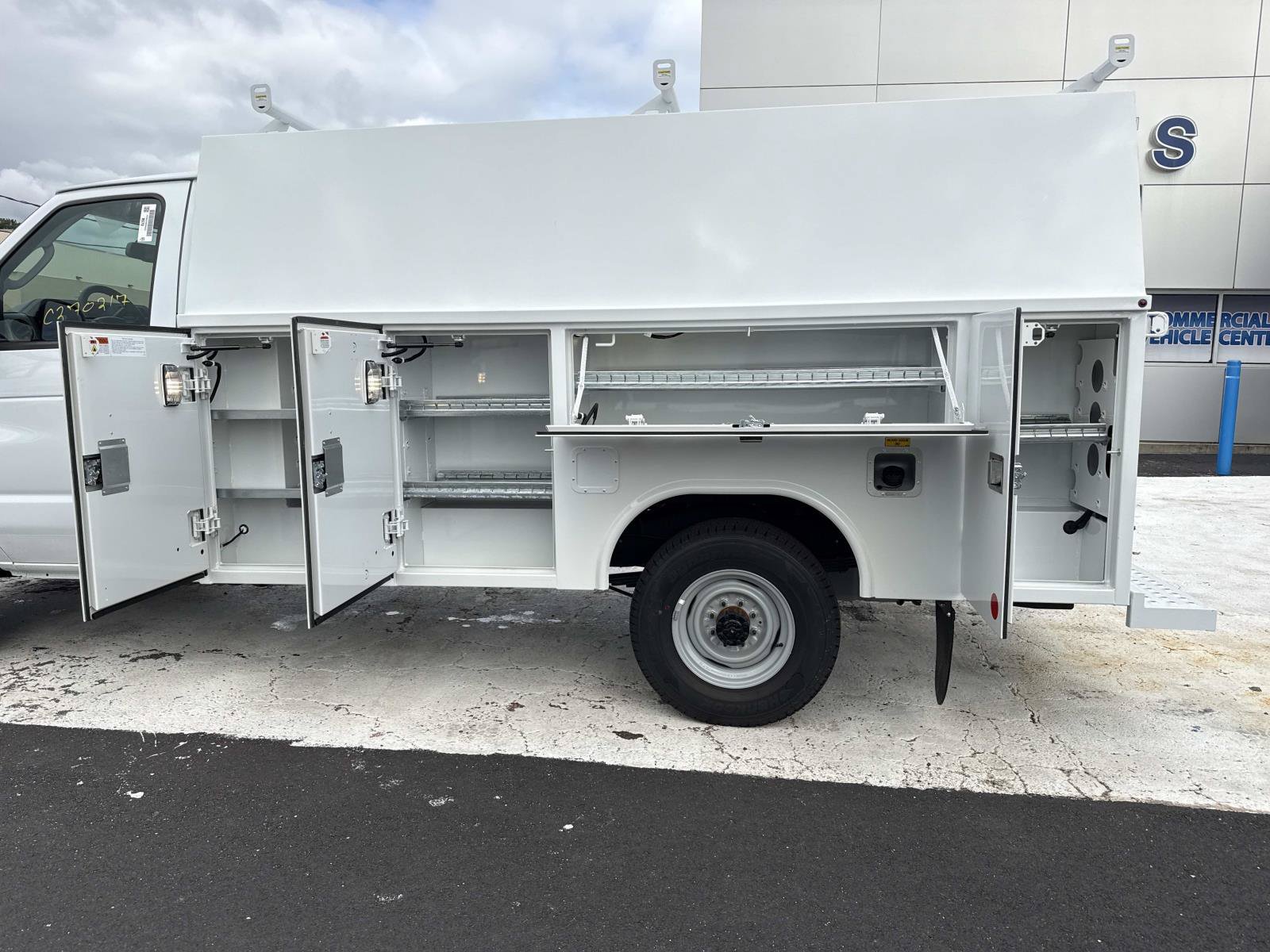 New 2027 Ford E-350 and Econoline 350 Super Duty w/ Power Equipment Group RWD image 11