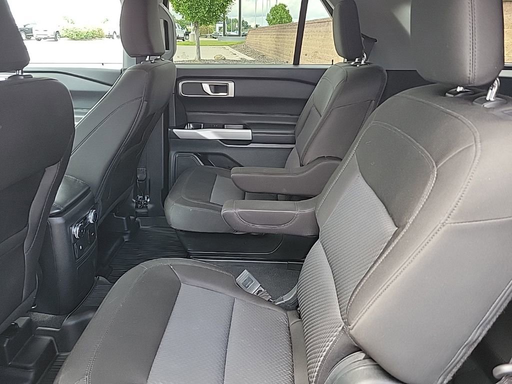 Used 2022 Ford Explorer XLT image 12