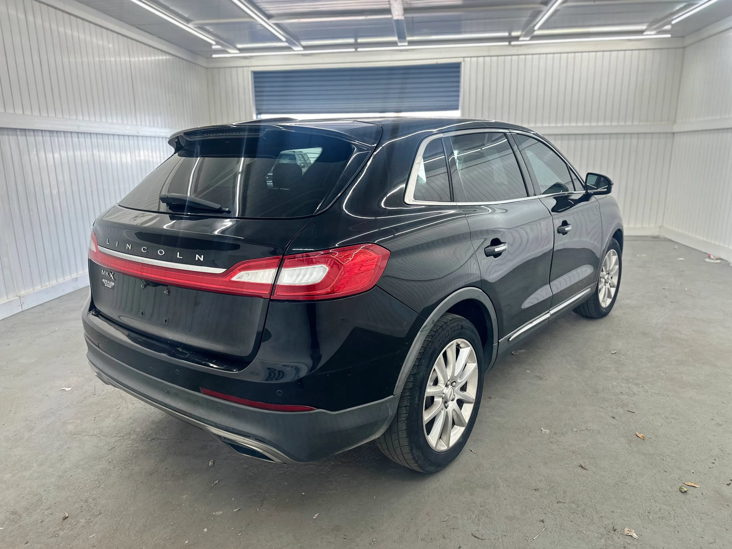 Used 2016 Lincoln MKX Select w/ Select Plus Package FWD image 5