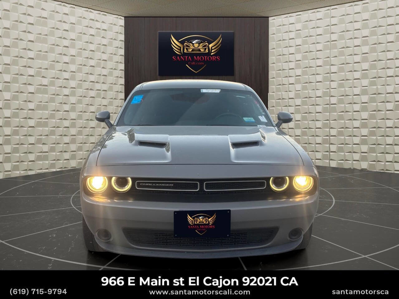 Used 2018 Dodge Challenger SXT w/ Sound Group RWD image 3