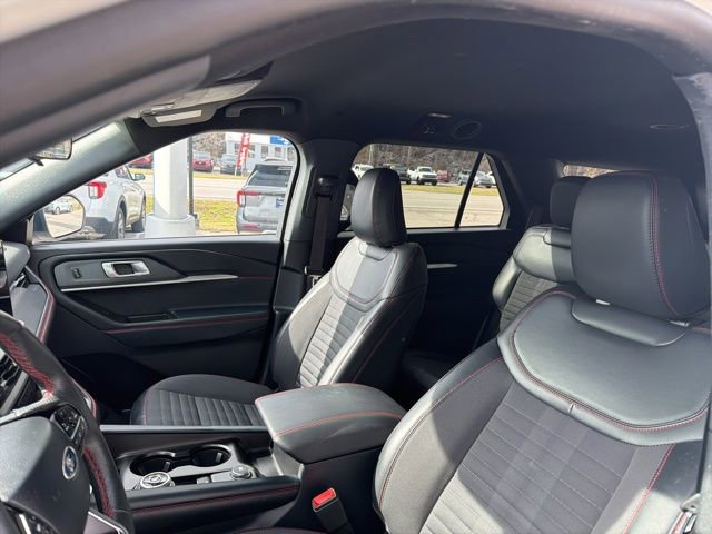 Used 2025 Ford Explorer ST-Line image 12