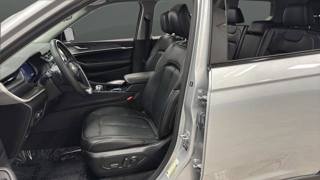 Used 2022 Jeep Grand Cherokee L Limited image 16