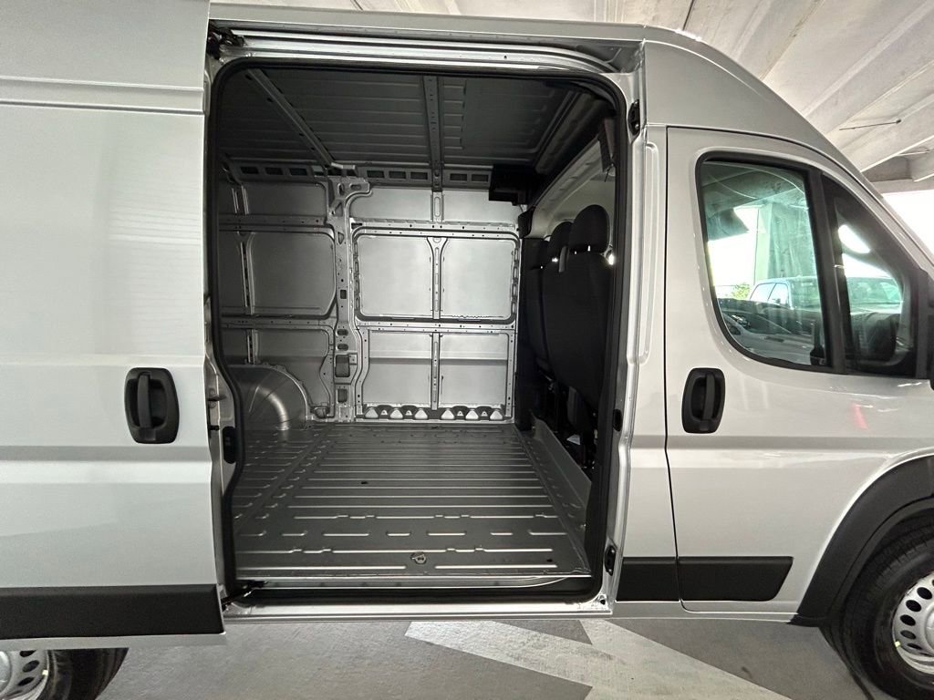 Used 2025 RAM ProMaster 1500 FWD image 25