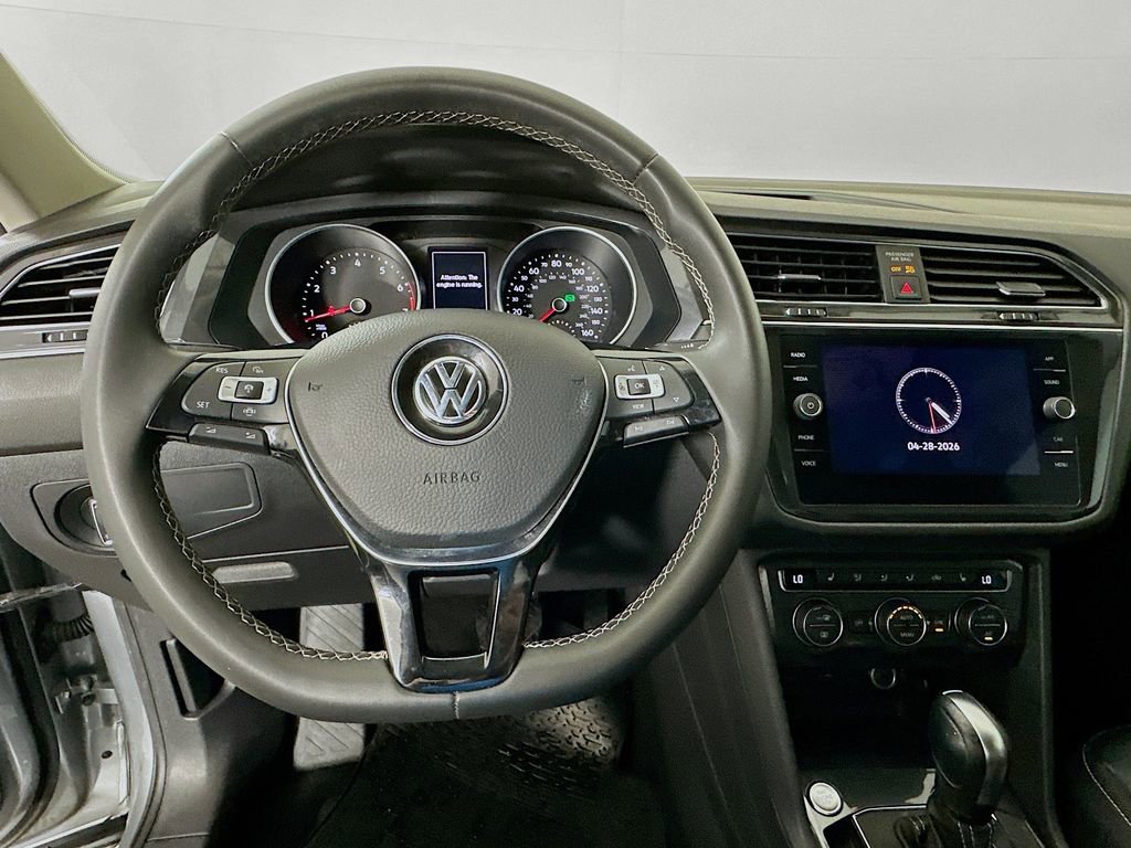Used 2021 Volkswagen Tiguan SE FWD image 11