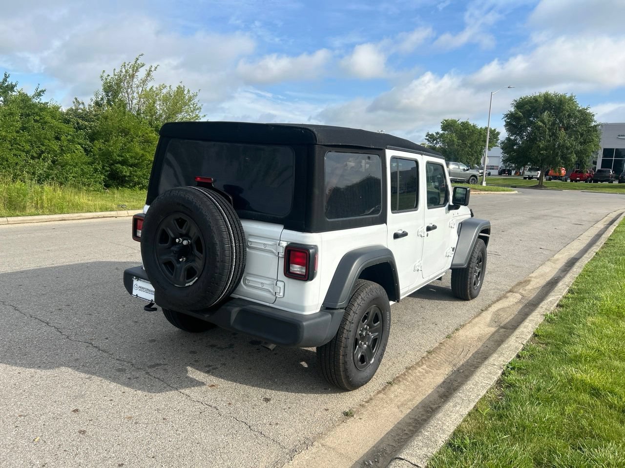 Used 2024 Jeep Wrangler Unlimited Sport AWD/4WD image 5