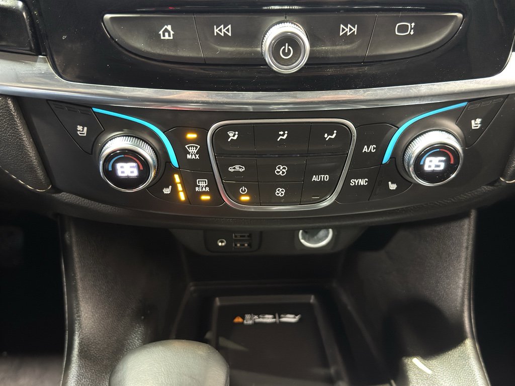 Used 2023 Chevrolet Traverse Premier image 34