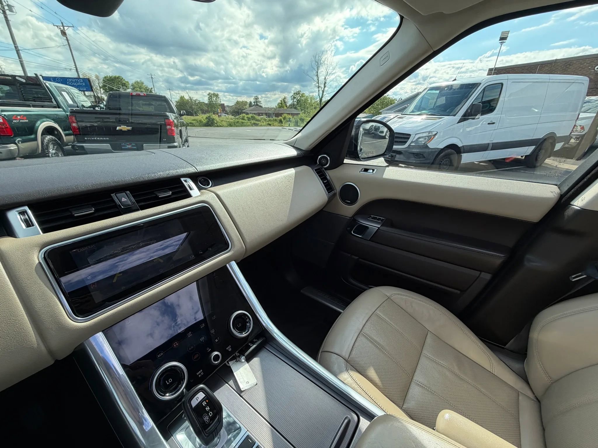 Used 2019 Land Rover Range Rover Sport HSE AWD/4WD image 26