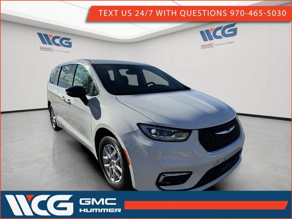 Used 2024 Chrysler Pacifica Touring-L
