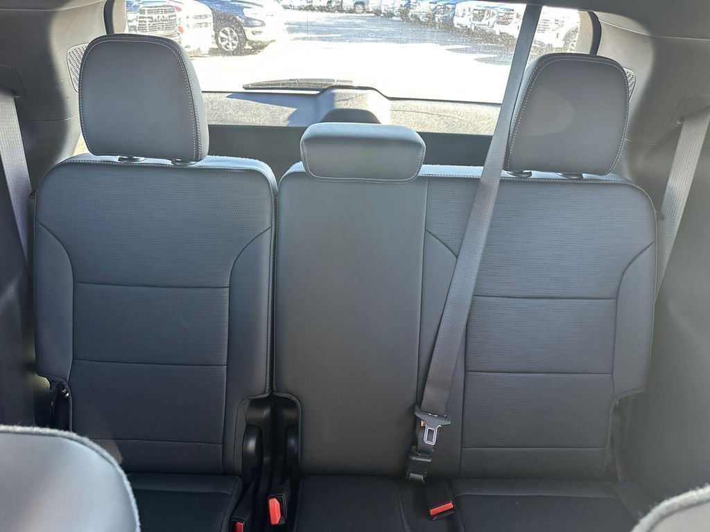 Used 2025 Buick Enclave Sport Touring image 12