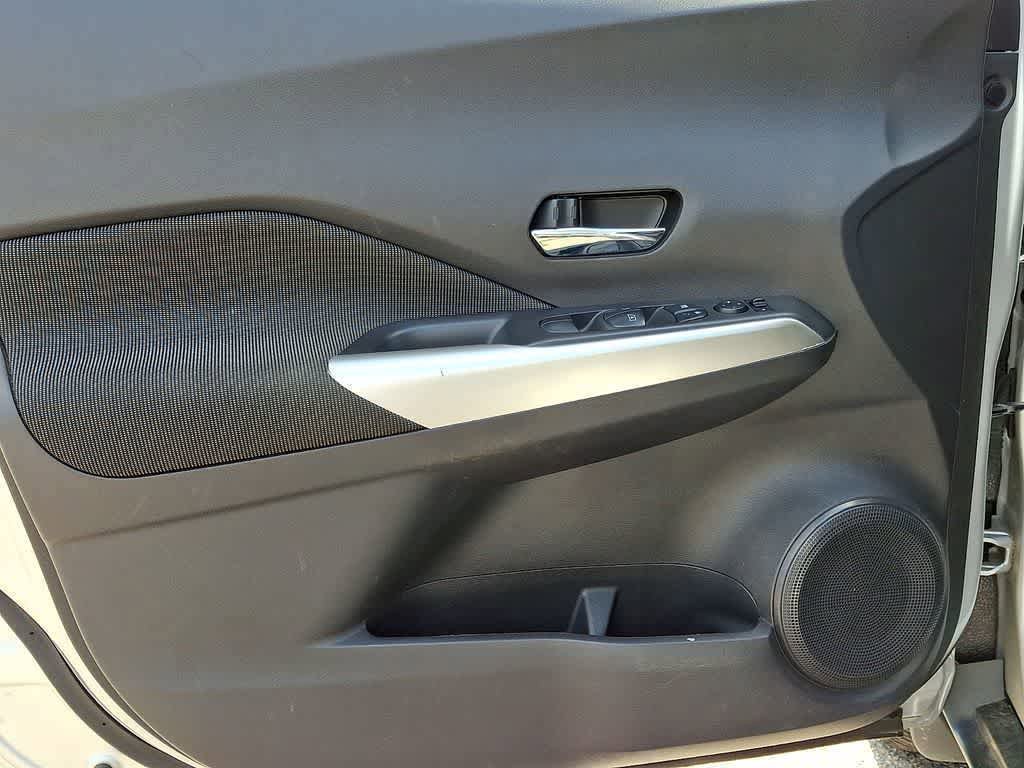 Used 2020 Nissan Kicks SV FWD image 11