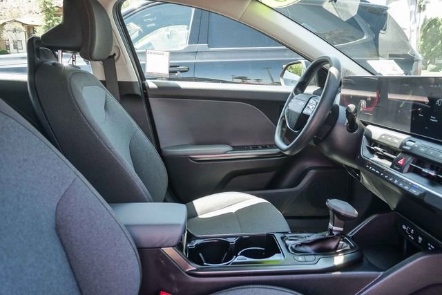 Certified 2025 Kia K4 LXS image 17