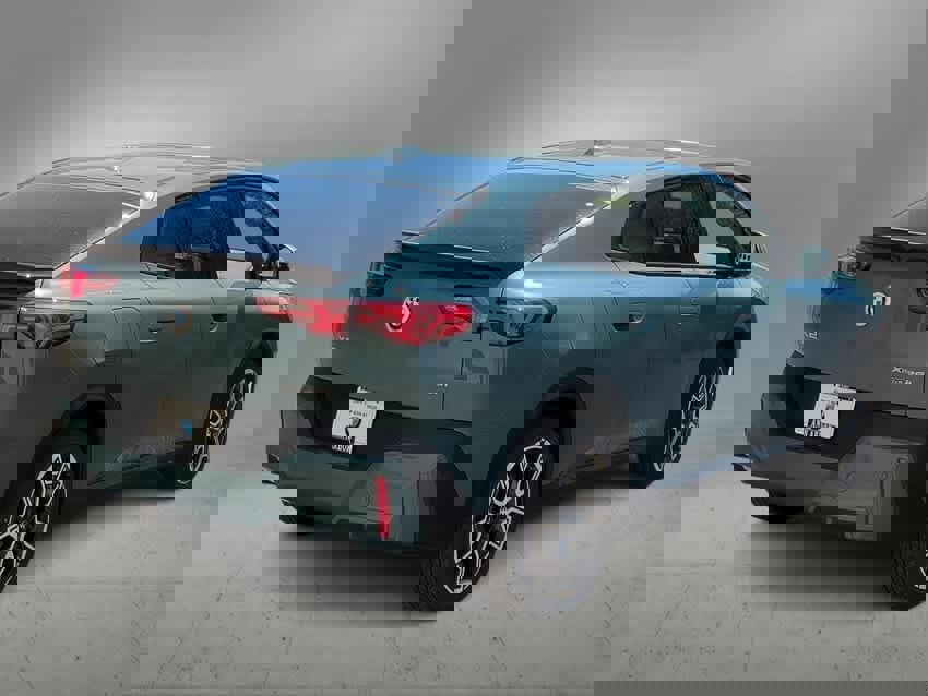 New 2025 BMW X2 xDrive28i w/ Convenience Package image 8