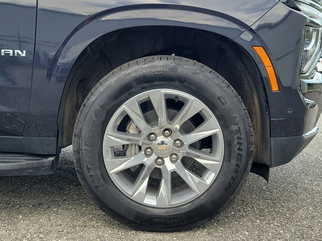 Certified 2025 Chevrolet Suburban Premier RWD image 6