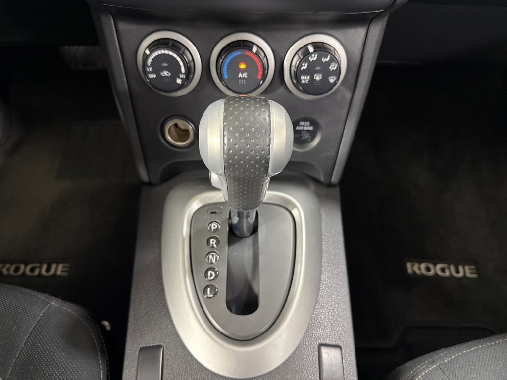 Used 2013 Nissan Rogue SV image 25