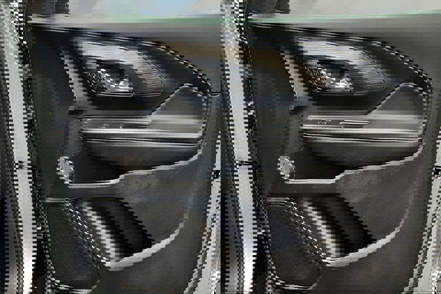 Used 2024 GMC Terrain SLE w/ Driver Convenience Package image 20