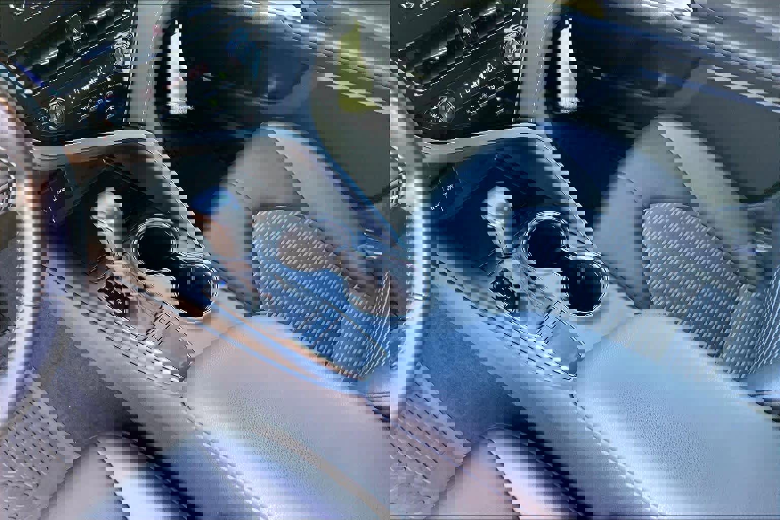 Used 2024 Toyota Camry SE w/ Convenience Package FWD image 16