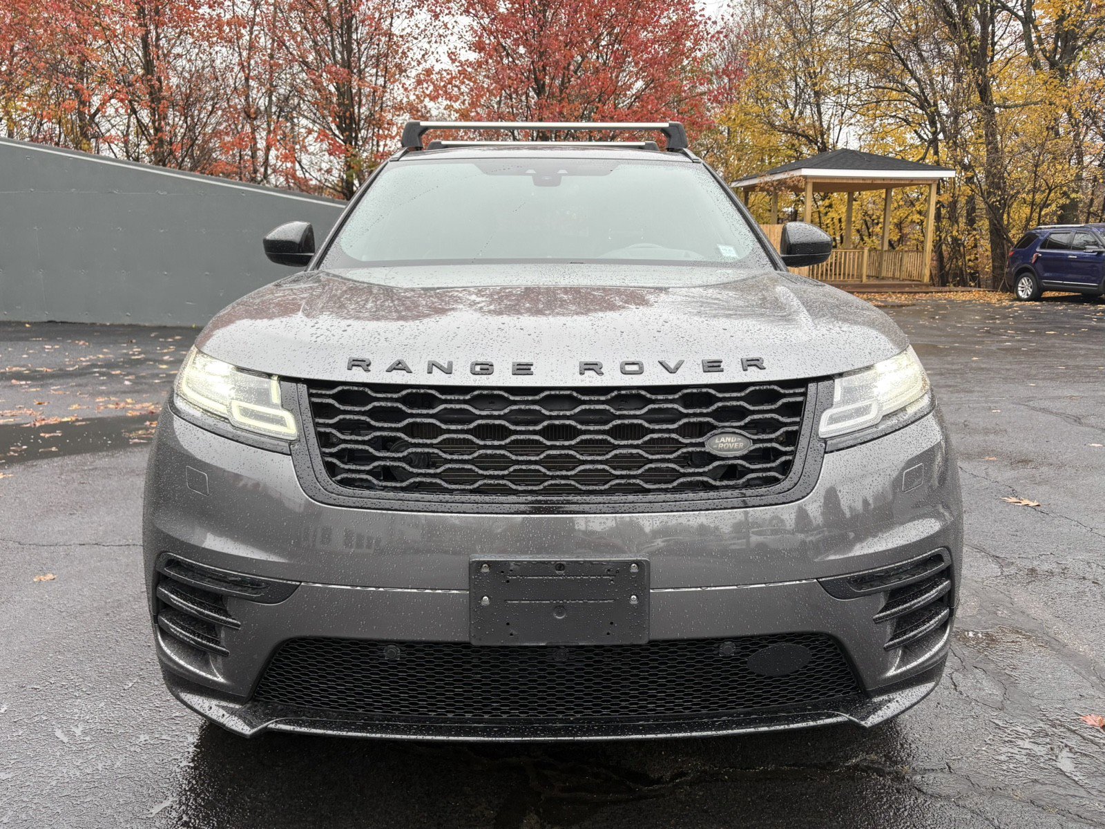 Used 2018 Land Rover Range Rover Velar R-Dynamic HSE image 2