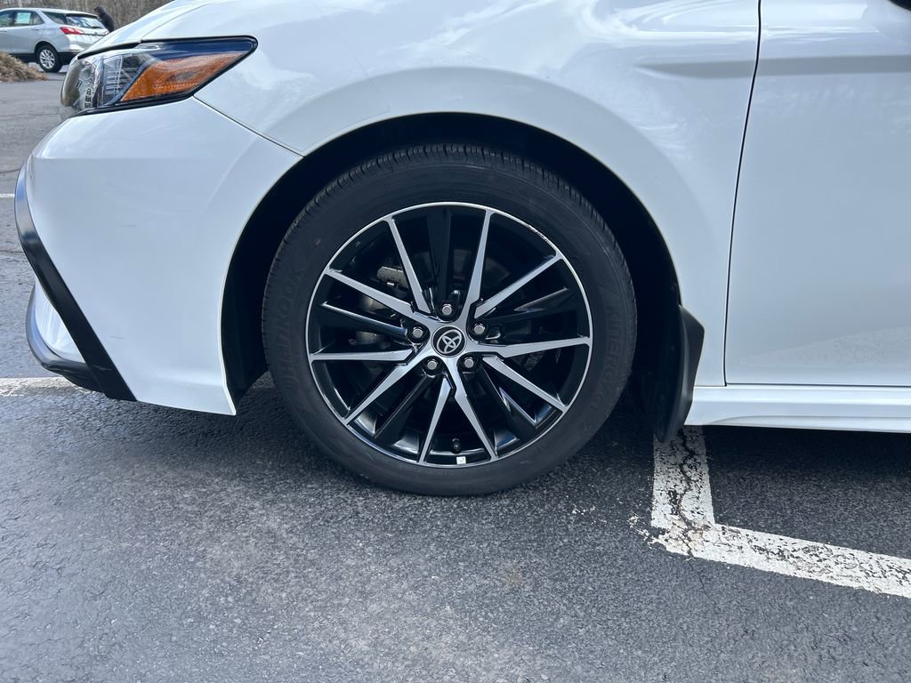 Certified 2024 Toyota Camry SE image 28