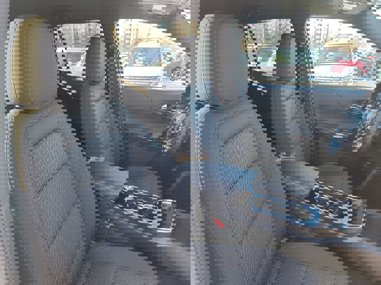 Used 2025 Chevrolet Equinox LT image 20