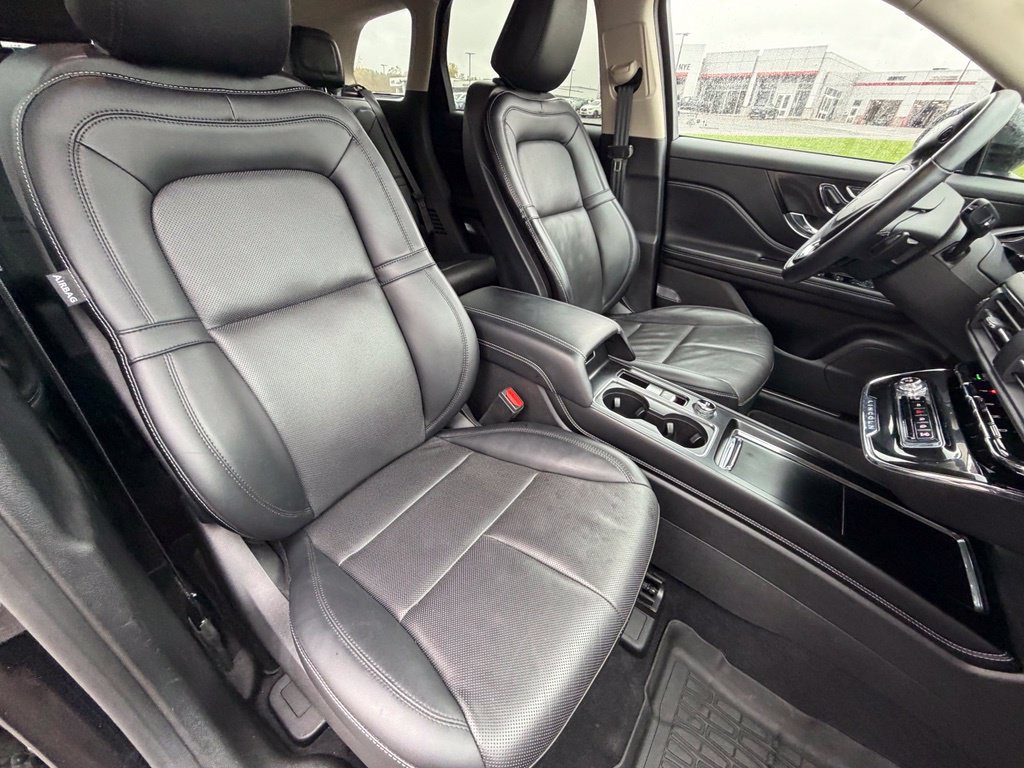 Used 2023 Lincoln Corsair Reserve w/ Equipment Group 201A AWD/4WD image 34