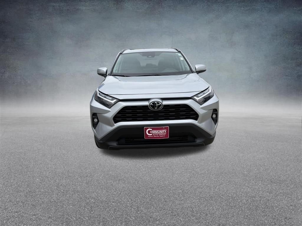 Used 2022 Toyota RAV4 XLE Premium AWD/4WD image 10
