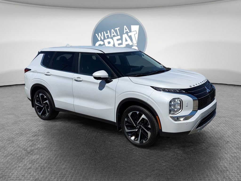 Used 2023 Mitsubishi Outlander SE AWD/4WD image 1