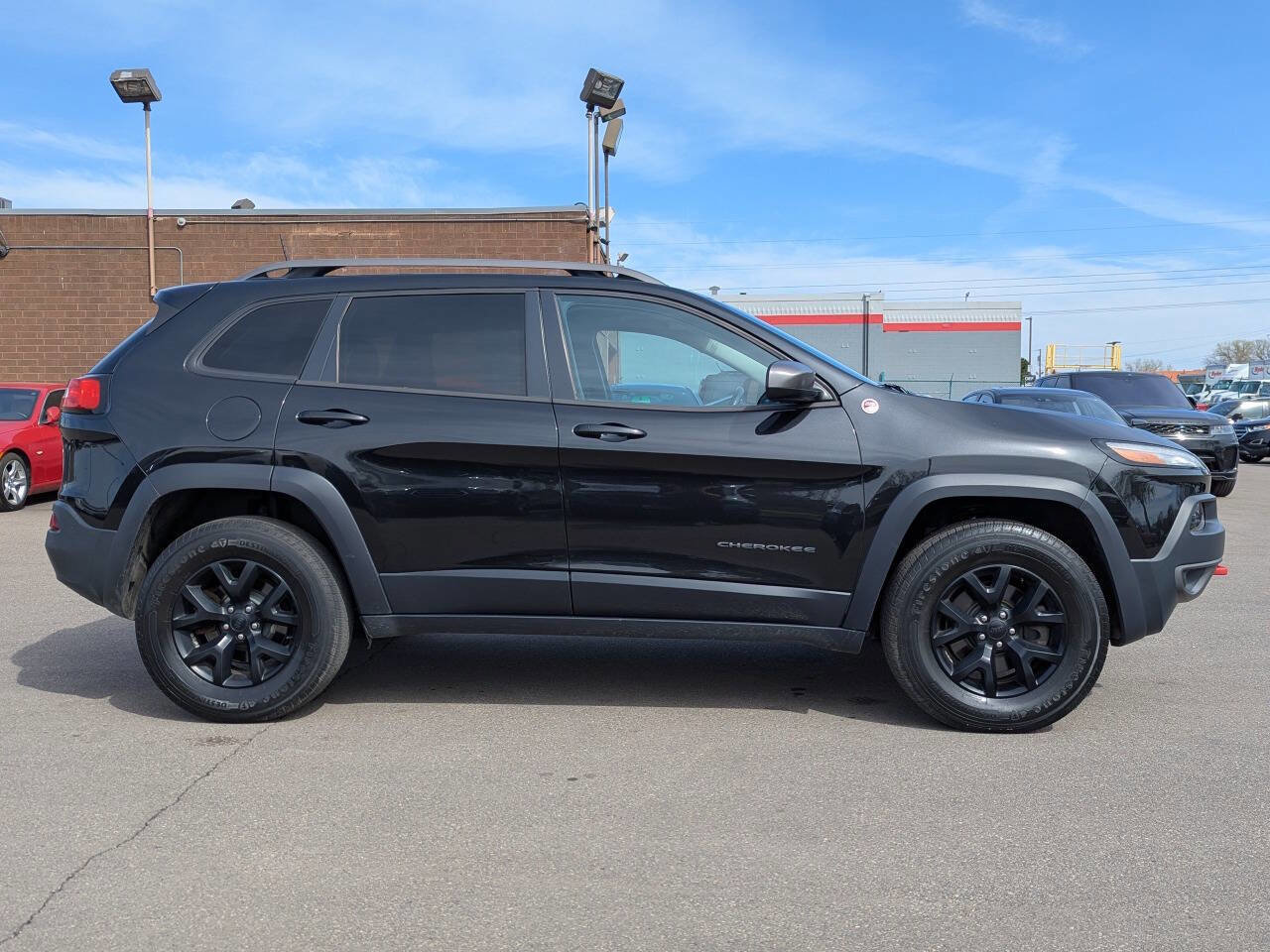 Used 2016 Jeep Cherokee Trailhawk w/ Cold Weather Group AWD/4WD image 10