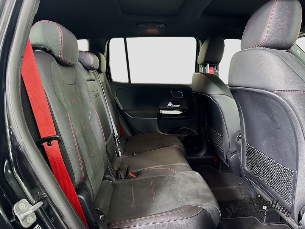 Used 2024 Mercedes-Benz GLB 35 AMG 4MATIC image 34