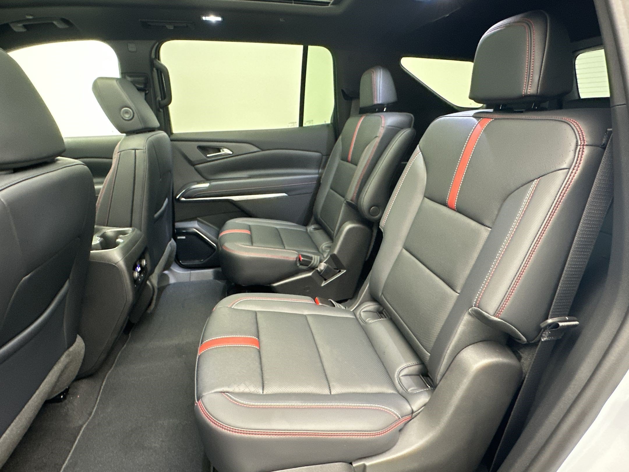 New 2026 Chevrolet Traverse RS w/ LPO, Floor Liner Package AWD/4WD image 23