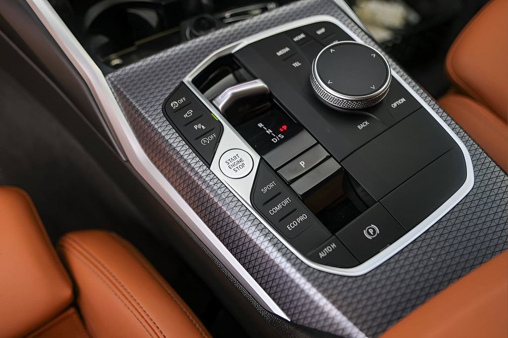 Used 2025 BMW 330i Sedan w/ Premium Package image 19