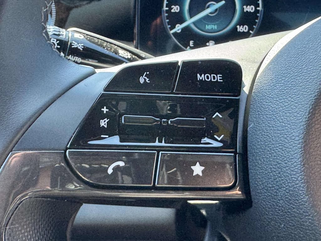 Used 2025 Hyundai Elantra SEL FWD image 17